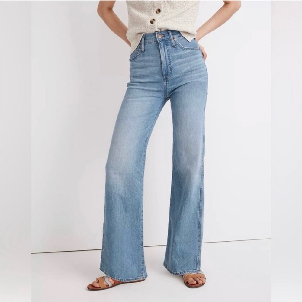Madewell 11” high rise flare jeans. Like new!